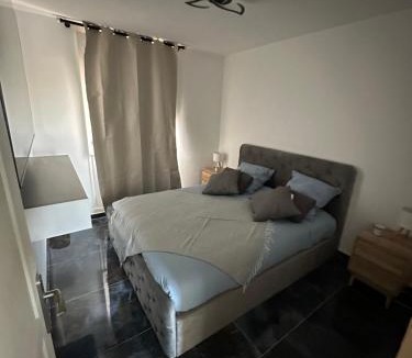 Le Pontet Apartment | Ó maestro home