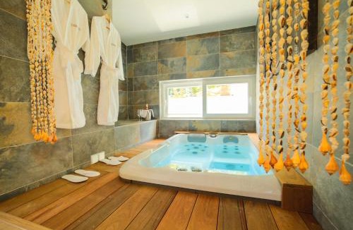 11th Arrondissement Bed & Breakfast | Ô Balinais mini villa avec spa et piscine chauffée privative Marseille