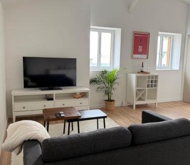 Sauveterre-De-Guyenne Apartment | ô Vignes & Bastides " L'échappée Lapébie ", appartement cosy