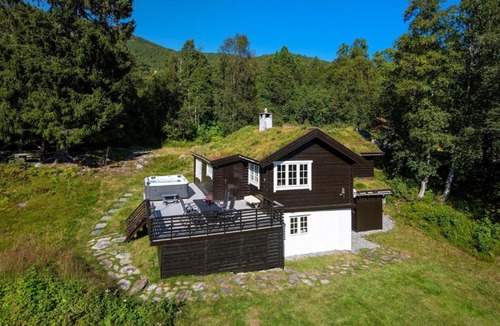 Møre og Romsdal House | Økslevegen 2