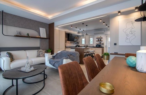 Violi Charaki Villa | Ανακαλύψτε την πολυτέλεια και την άνεση που αναζητάτε στις διακοπες σας.