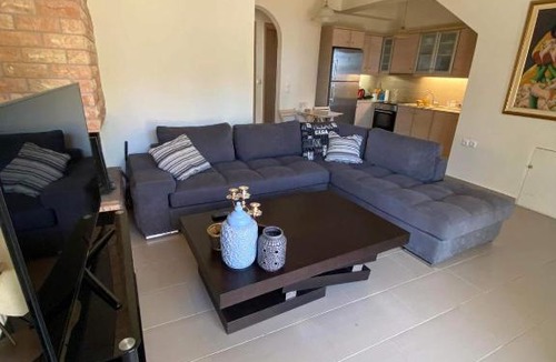 Molos-Agios Konstantinos Apartment | Καμμενα βουρλα