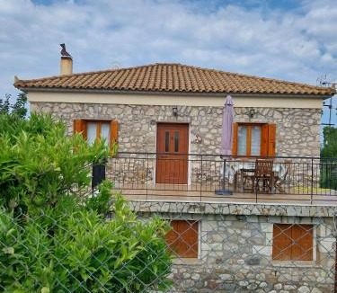 Lepreo House | Το πέτρινο της Δώρας