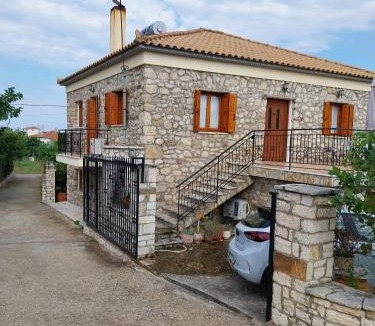 Lepreo House | Το πέτρινο της Δώρας