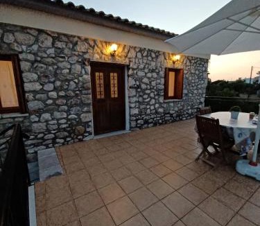 Lepreo House | Το πέτρινο της Δώρας