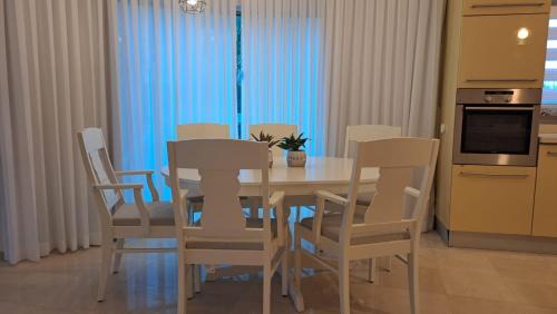 Nahariya Apartment | אבני החושן- Avnei Hoshen