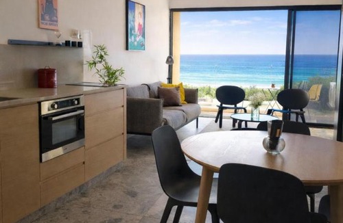 Nahariya Apartment | דירת גן על הים בנהריה