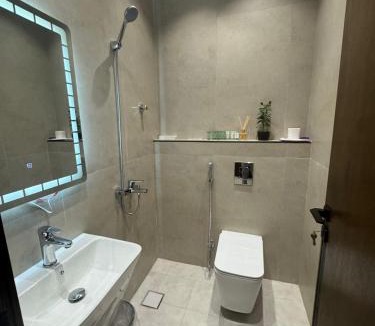 Ali Salamah Apartment | أكابر