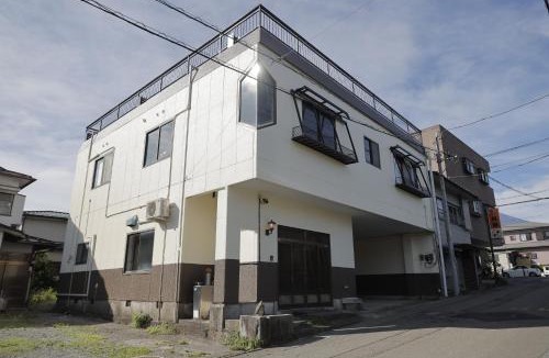 Fujiyoshida Apartment | サムライホテル 富士山ビュー 富士山駅7分 河口湖駅まで2駅 12名可