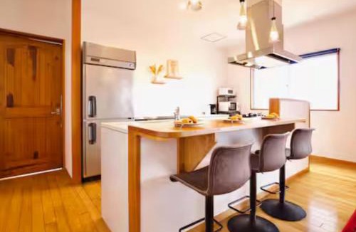 Nakama Apartment | ビーチまで2分 BBQ カラオケ可能 最大14名で楽しめる人気エリア恩納村貸切villa サーム121