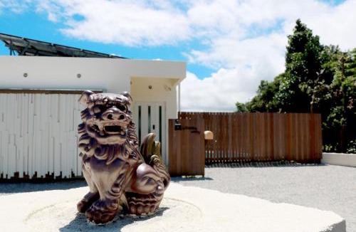 Motobu House | ヴィラピシーヌ瀬底 -SEVEN Hotels and Resorts-