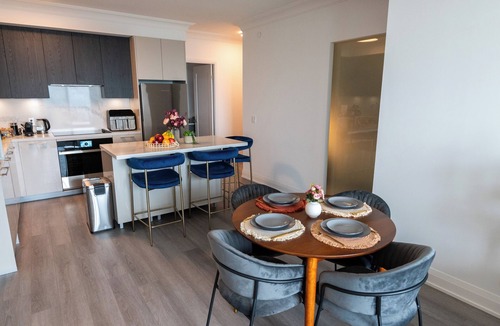 Unionville Apartment | 万锦市中心豪华景观公寓3房2.5卫2parking