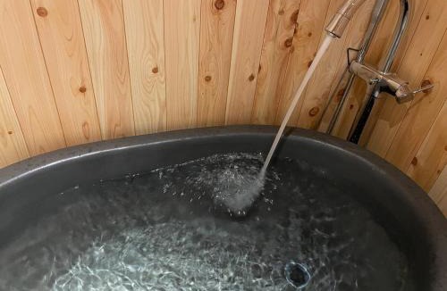 Nagahama Ski Chalet | 上丹生"かみにゅう"山根邸別館フルリノベーション古民家一棟貸切16名まで