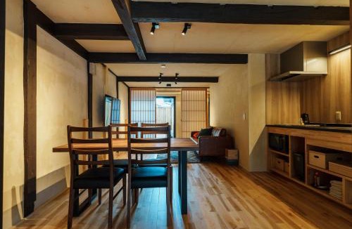 Obama Apartment | 町宿 紬