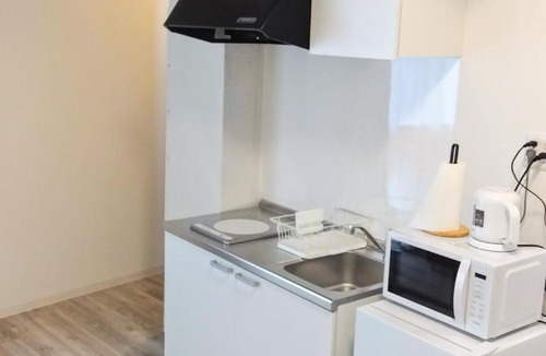 Naka Ward Apartment | 肴町街舎