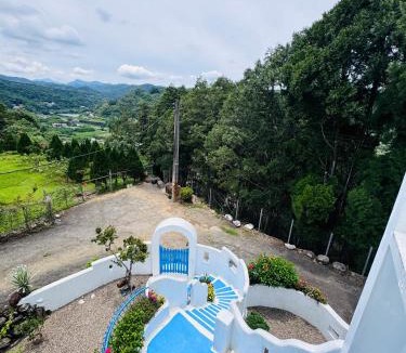 Puli House | 藍屋頂民宿Blue Dome