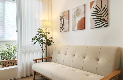 Hapjeong-dong Apartment | 여름특가! JinStayㅣ합정역, 한강 10분ㅣ홍대, 연남, 명동, 광화문ㅣ공항버스직행ㅣ케이팝콘서트ㅣ무료짐보관