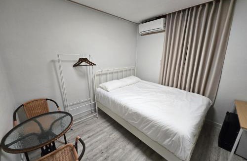 Pyoseon Hotel | 지슬스테이