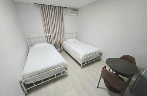 Pyoseon Hotel | 지슬스테이