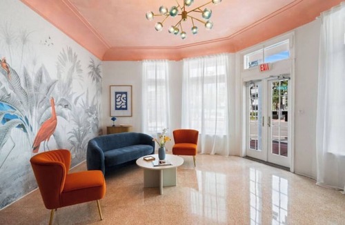 North Beach Hotel | #03 Unit in Mid-century Art-Déco Building KingBed EnSuiteBath Steps>Beach PetsOK