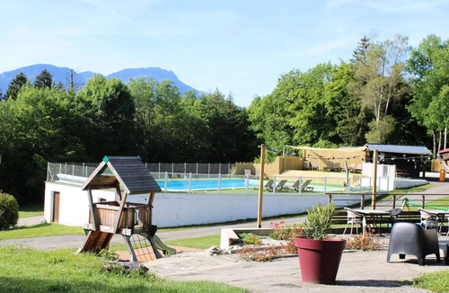 Miribel-les-Echelles Ski Chalet | 06. Chalet Edelweiss 35m² 8 people