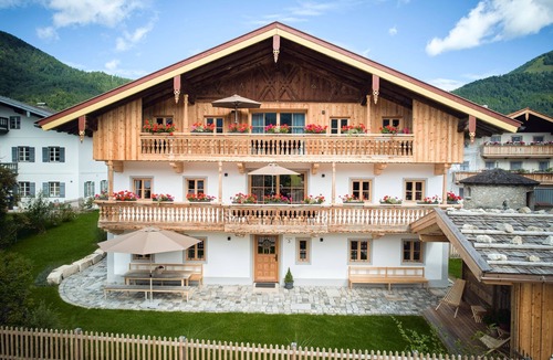Schleching Apartment | 06 Vroni, 110 sqm, 3 bedrooms, balcony, sauna, Swedish stove