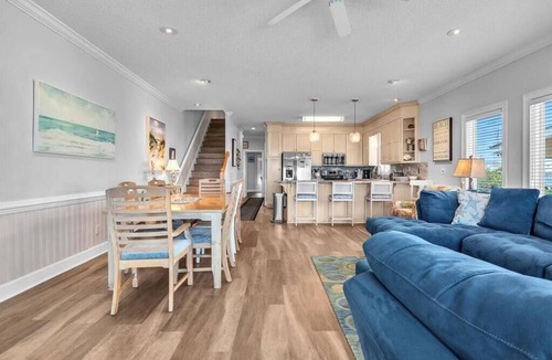 Sunset Beach House | 074E La Casa Blanca East by Sunset Vacations
