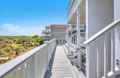 Sunset Beach House | 074E La Casa Blanca East by Sunset Vacations