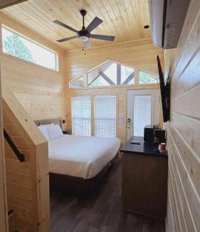 Valle Ski Chalet | 075A Rustic meets Modern Chalet King Bed & Loft 20 Min to South Rim - Sleeps 4