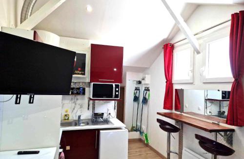 Razac-sur-l'Isle Apartment | 08 - Joli studio avec clim et tout équipé pour 2 personnes, lit double, parking privatif gratuit, grand fourgon possible, tout le linge de maison est fourni