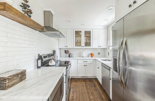Greenville House | 1/2 acre, 2 master bedrooms, newly renovated 2 miles from downtown, very private