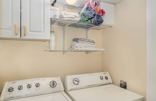 Satellite Beach House | 1/2 mile from the Atlantic Ocean - spacious townhouse