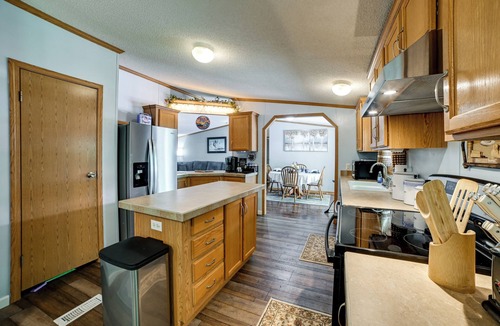 Kuttawa House | 1/2 Mile to Eureka Boat Ramp on Lake Barkley!