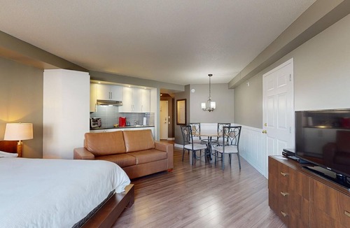 Beaupre Condo | 1-213 : Superior Studio - sleeps 4.