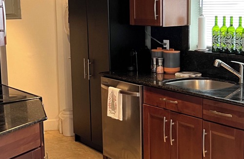 City Center Condo | 1.5 Blocks from the Beach 2BR/2BA Miami Beach Condo