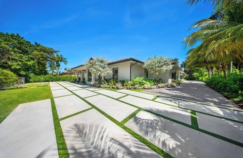 Golden Glades House | 1-Acre Oasis: Pool/Spa, Pickleball, Bball & More
