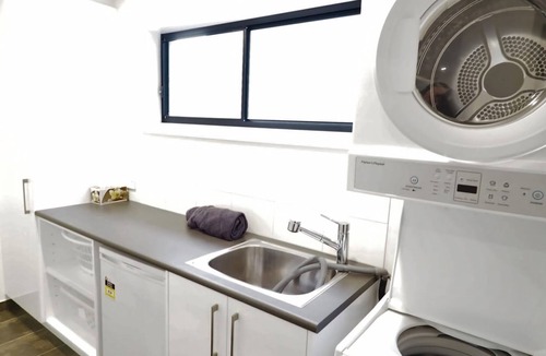 Sandy Point House | 1 Anderson Ave Stay 3 Pay 2 Winter Special