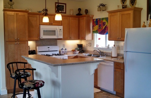 Fern Acres House | 1 Bdr 1 Bth House With Whirlpool Tub