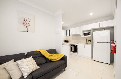 Rocklea Apartment | 1 Bdr Apt w/AC & Kitchen | Parking | 314F1