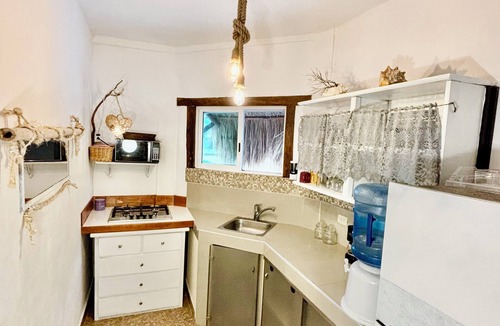 Playa del Secreto Cottage | 1 Bdr Lovely Beachside house,staff on site , Wi-fi, Chef, pool sleeps 2-3