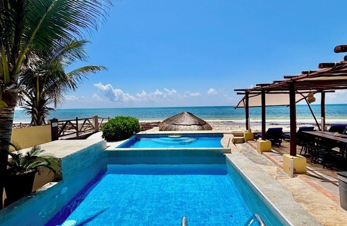 Playa del Secreto Cottage | 1 Bdr Lovely Beachside house,staff on site , Wi-fi, Chef, pool sleeps 2-3