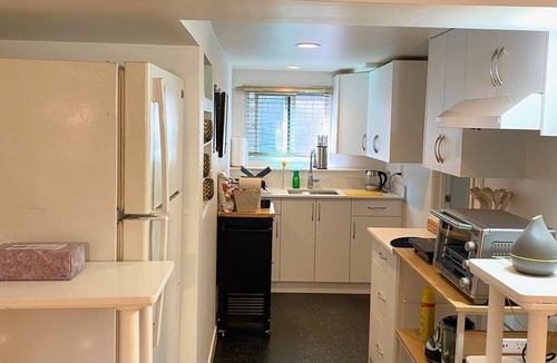 Riley Park-Little Mountain Apartment | 1-bdrm basement suite in Vancouver close to all your amenities and downtown.