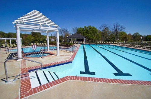 Berkeley Condo | 1 BDRM CONDO ~HISTORIC POWHATAN RESORT~ INDOOR & OUTDOOR POOLS & HOT TUBS!