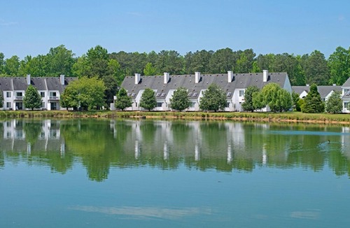 Berkeley Condo | 1 BDRM CONDO ~HISTORIC POWHATAN RESORT~ INDOOR & OUTDOOR POOLS & HOT TUBS!