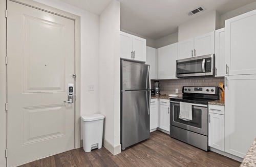 Addison Apartment | 1 Bed /1 Bath Apartment with King Bed; Full Unit
