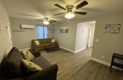 Geneva-on-the-Lake House | 1 Bed 1 Bath Suite On Strip