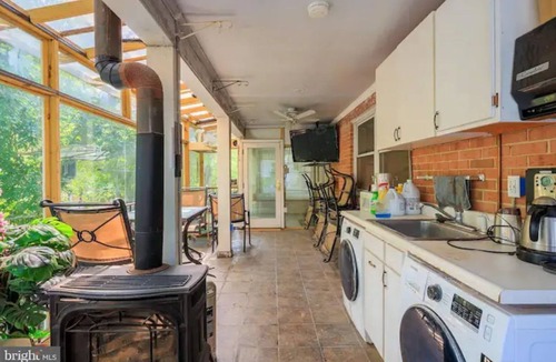 Wheaton-Glenmont Apartment | 1 bed/bath apartmt walk to metro
