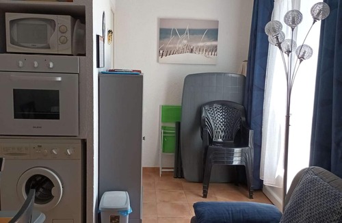 Serignan Apartment | 1-Bed + Bunk Terrace & Parking, 4 pers