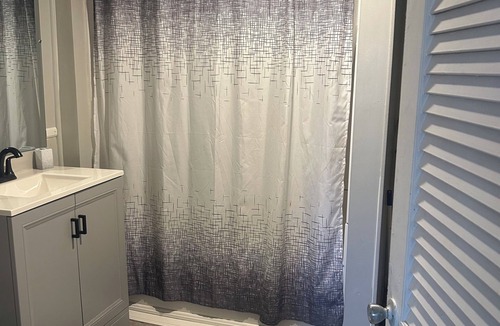 Belleville House | 1 bed duplex near downtown Belleville next to heart garden and long story coffee