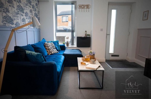 Castle Apartment | 1 Bed House , Free WiFi,Free Parking,Leasure,Business